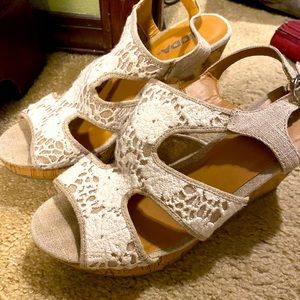 Lace and linen Wedge sandals